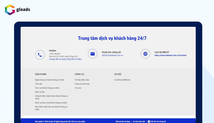 Footer phải hiển thị thông tin chính xác